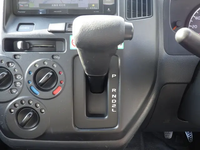 トヨタ タウンエーストラック DBF-S402U(2WD)の写真13