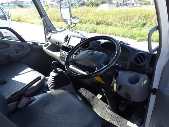 トヨタ ダイナ TKG-XZU605(2WD)の写真6