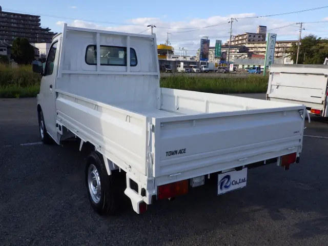 トヨタ タウンエーストラック DBF-S402U(2WD)の写真2