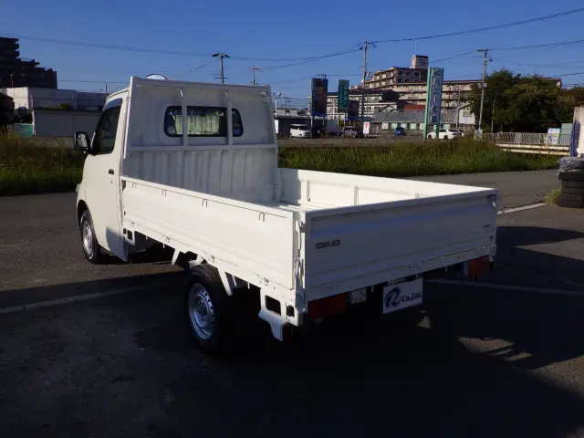 トヨタ タウンエーストラック DBF-S402U(2WD)の写真2