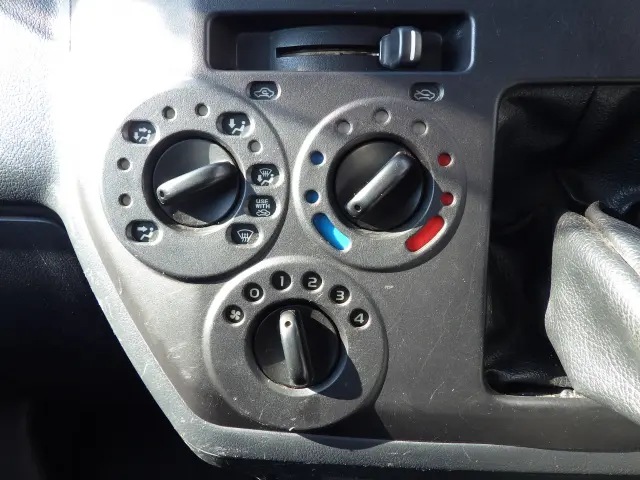 トヨタ ライトエーストラック DBF-S402U(2WD)の写真12