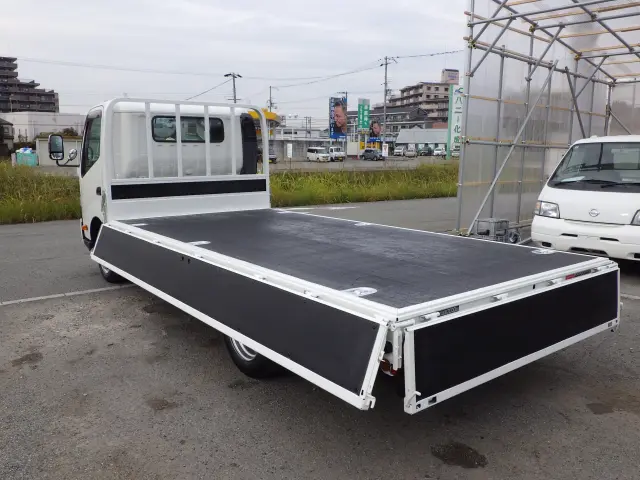 日野 デュトロ 2RG-XZU710M(2WD)の写真24