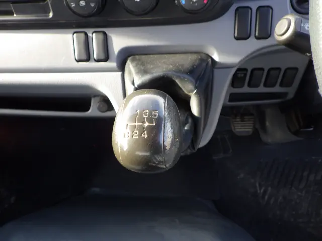 三菱 キャンター TKG-FBA60(2WD)の写真15