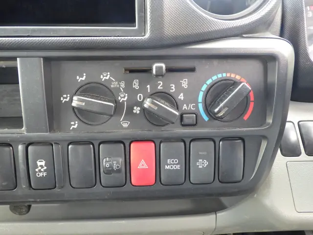 トヨタ ダイナ TKG-XZU620D(2WD)の写真11