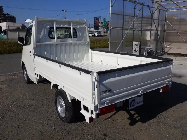 トヨタ タウンエーストラック DBF-S402U(2WD)の写真2