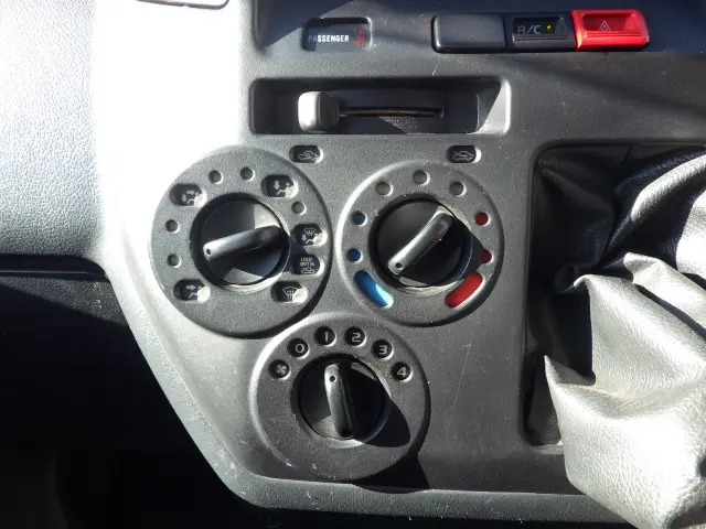 トヨタ タウンエーストラック DBF-S402U(2WD)の写真12