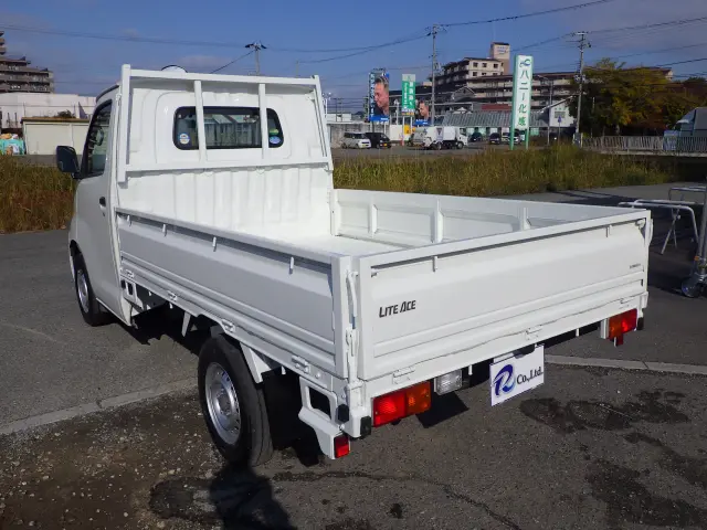 トヨタ ライトエーストラック DBF-S402U(2WD)の写真2