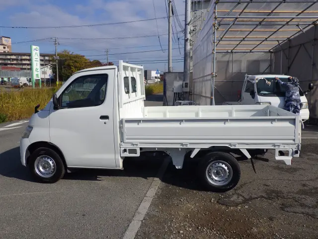 トヨタ ライトエーストラック DBF-S402U(2WD)の写真3