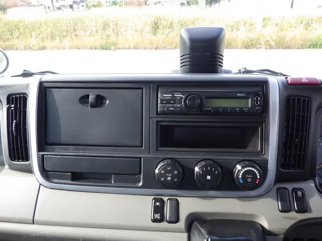 三菱 キャンター 2PG-FBAV0(2WD)の写真9