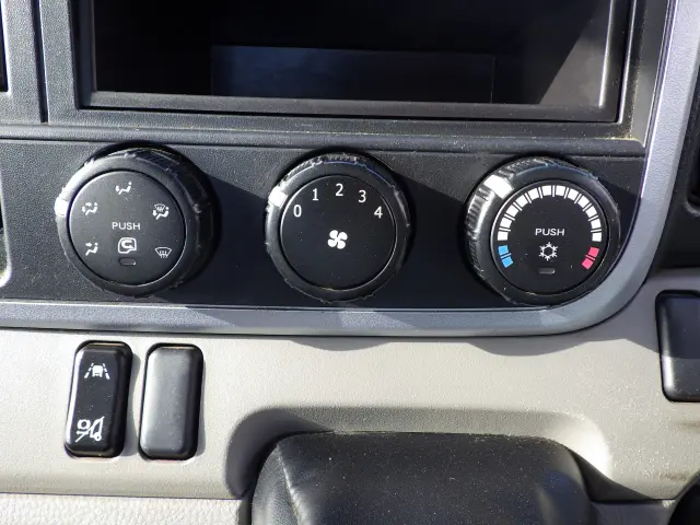 三菱 キャンター 2PG-FBAV0(2WD)の写真11