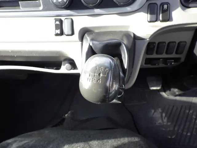 三菱 キャンター 2PG-FBAV0(2WD)の写真17