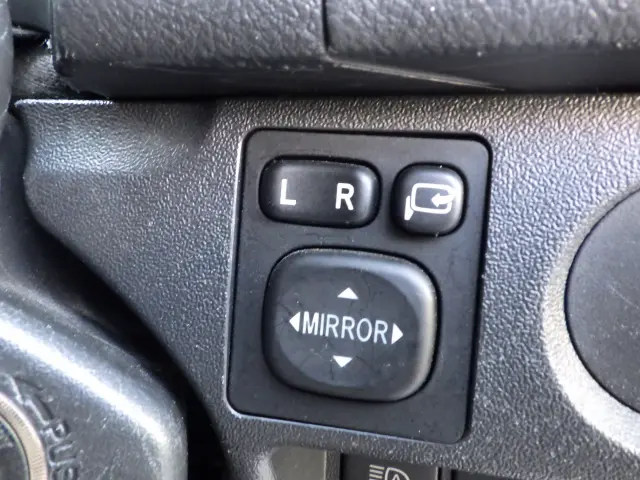 トヨタ ハイエースバン CBF-TRH200K(2WD)の写真9