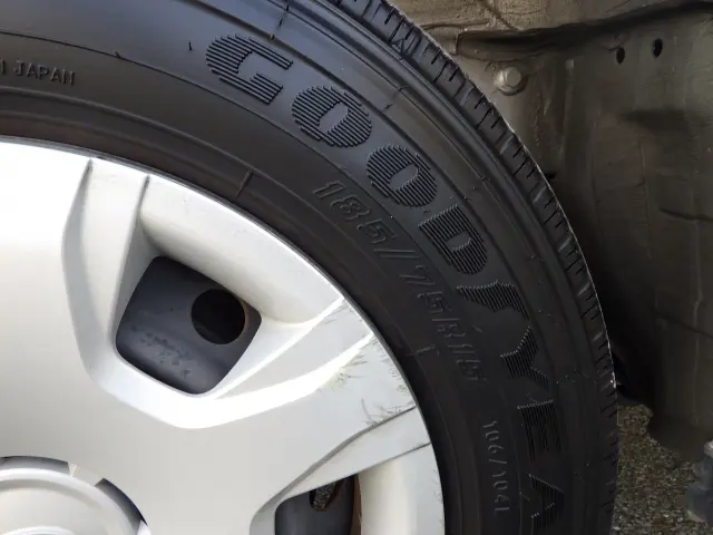 トヨタ ハイエースバン CBF-TRH200K(2WD)の写真29