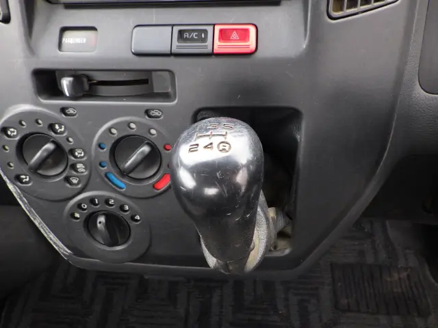 トヨタ タウンエーストラック DBF-S402U(2WD)の写真13