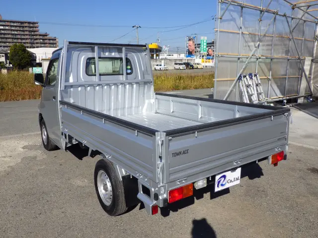 トヨタ タウンエーストラック DBF-S402U(2WD)の写真2