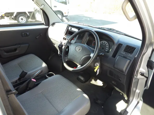 トヨタ タウンエーストラック DBF-S402U(2WD)の写真6