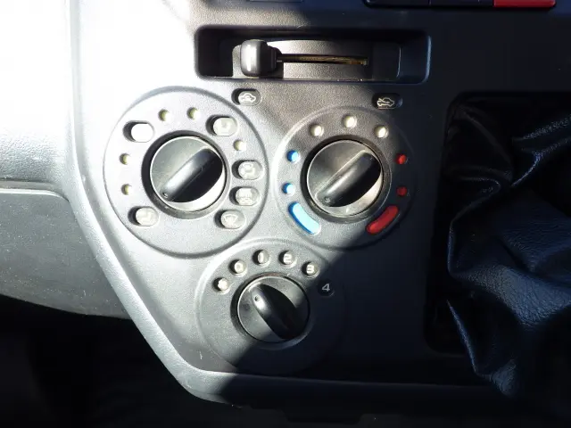 トヨタ タウンエーストラック DBF-S402U(2WD)の写真12