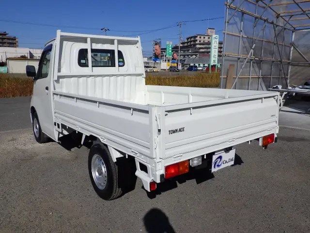 トヨタ タウンエーストラック DBF-S402U(2WD)の写真2