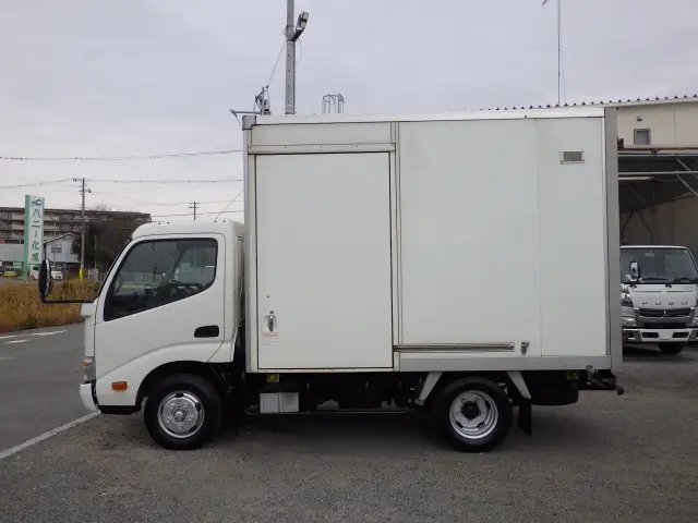 トヨタ ダイナ TKG-XZC605(2WD)の写真3