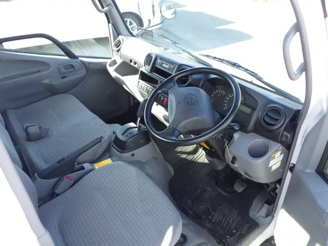 トヨタ ダイナ ABF-TRY220(2WD)の写真6