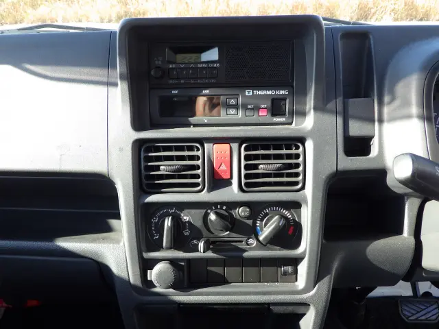 スズキ キャリイ EBD-DA16T(2WD)の写真9