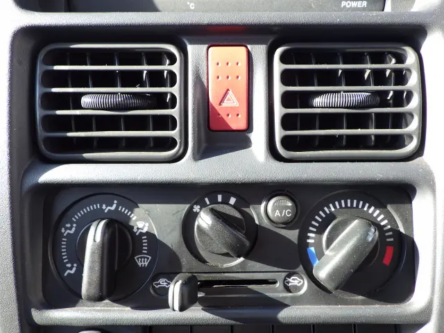 スズキ キャリイ EBD-DA16T(2WD)の写真12