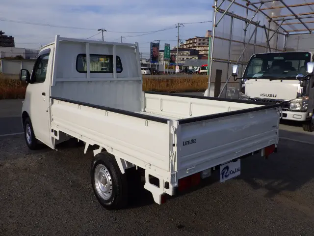 トヨタ ライトエーストラック DBF-S402U(2WD)の写真2