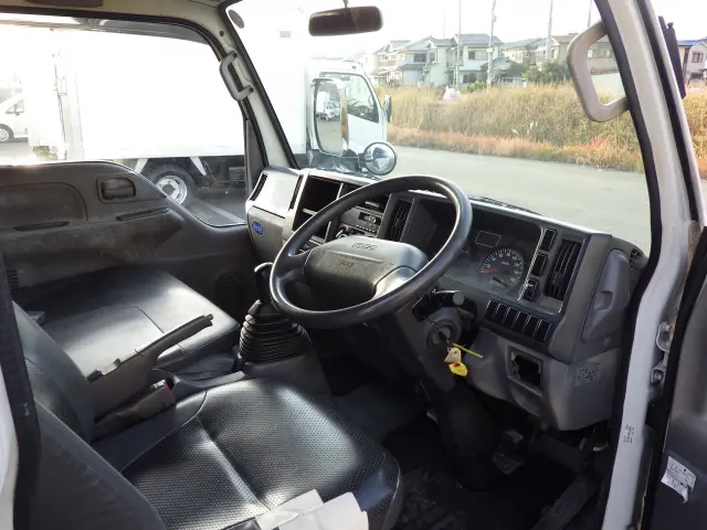 いすゞ エルフ BKG-NHR85A(2WD)の写真6