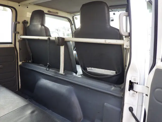 いすゞ エルフ BKG-NHR85A(2WD)の写真10