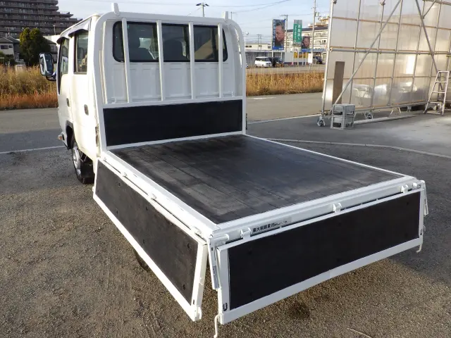 いすゞ エルフ BKG-NHR85A(2WD)の写真25