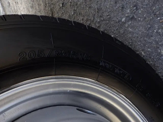 いすゞ エルフ BKG-NHR85A(2WD)の写真30