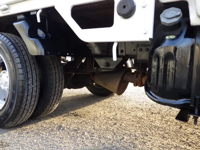 いすゞ エルフ BKG-NHR85A(2WD)の写真36