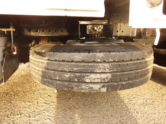 いすゞ エルフ BKG-NHR85A(2WD)の写真38