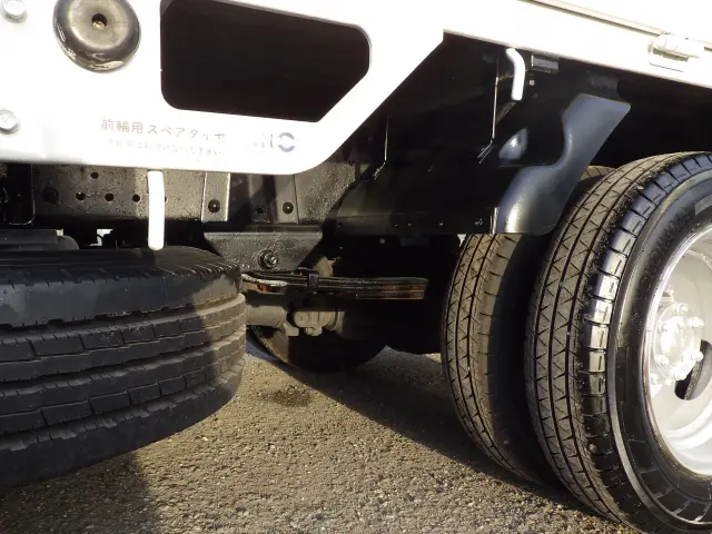 いすゞ エルフ BKG-NHR85A(2WD)の写真39