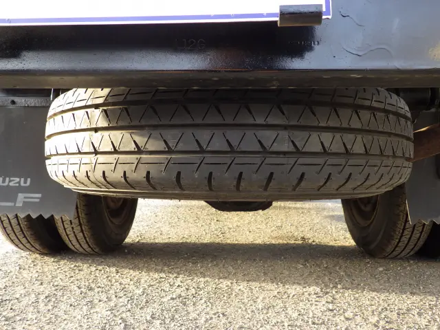 いすゞ エルフ BKG-NHR85A(2WD)の写真42