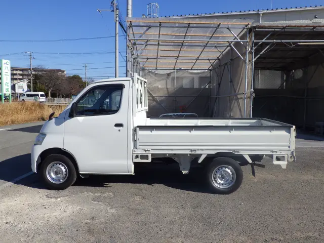 トヨタ タウンエーストラック DBF-S402U(2WD)の写真3