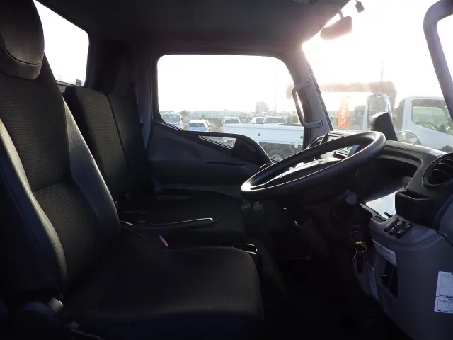 三菱 キャンター TPG-FEA50(2WD)の写真7