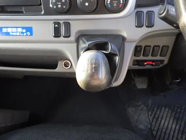 三菱 キャンター TPG-FEA50(2WD)の写真15