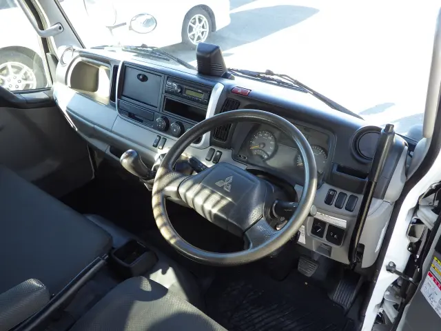 三菱 キャンター 2PG-FBA60(2WD)の写真6