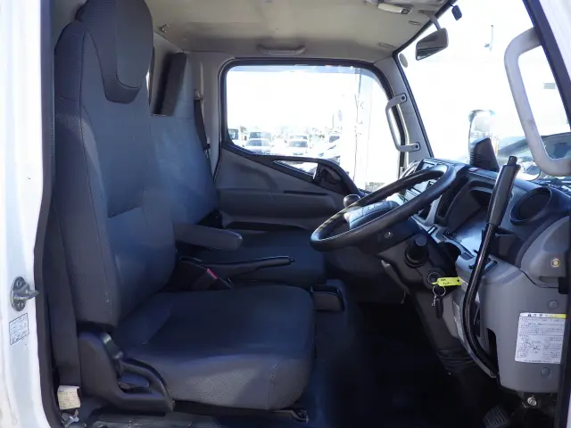 三菱 キャンター 2PG-FBA60(2WD)の写真7