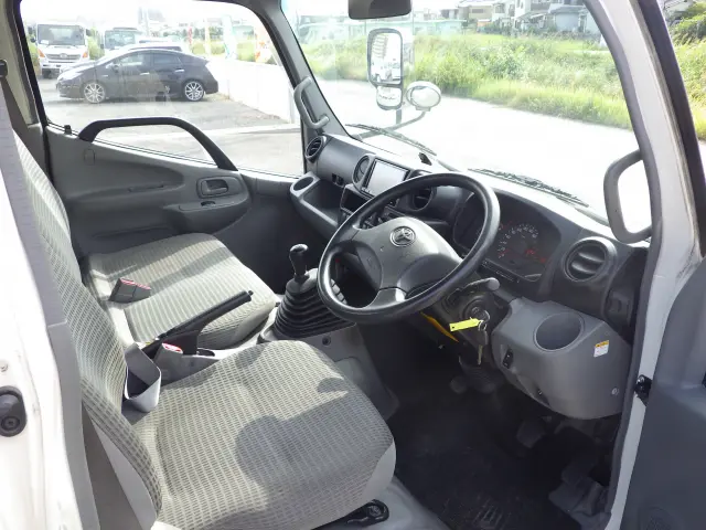 トヨタ ダイナ TKG-XZU655(2WD)の写真6