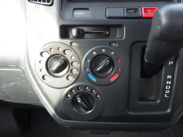 トヨタ タウンエーストラック DBF-S402U(2WD)の写真11