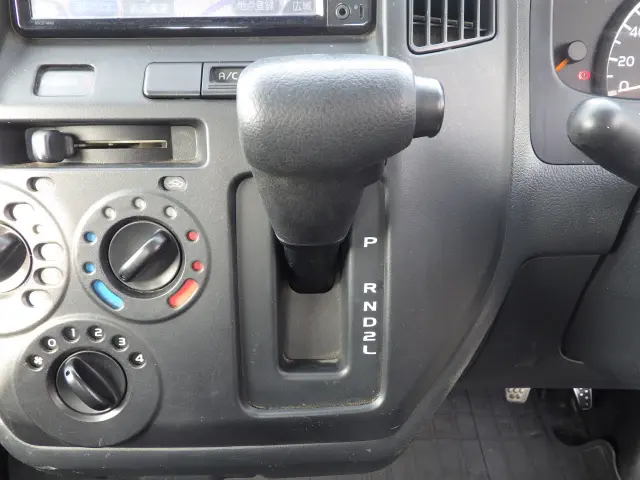 トヨタ タウンエーストラック DBF-S402U(2WD)の写真13