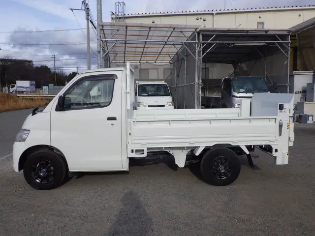 トヨタ ライトエーストラック DBF-S402U(2WD)の写真3