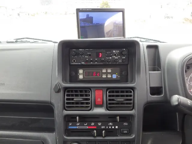 スズキ アルトバン EBD-DA16T(2WD)の写真9
