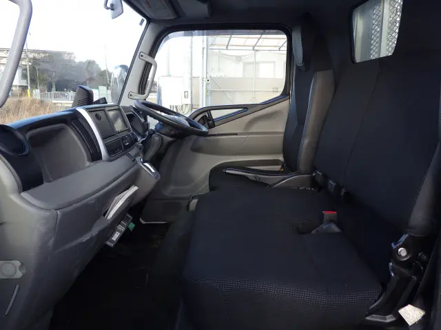 三菱 キャンター 2RG-FBA20(2WD)の写真8