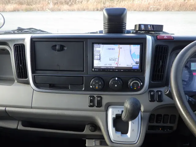 三菱 キャンター 2RG-FBA20(2WD)の写真9