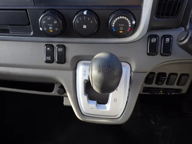 三菱 キャンター 2RG-FBA20(2WD)の写真14