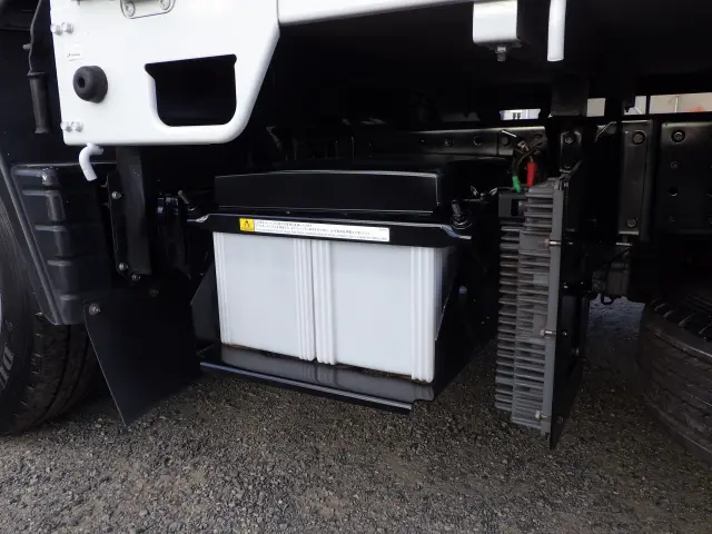三菱 キャンター 2RG-FBA20(2WD)の写真40