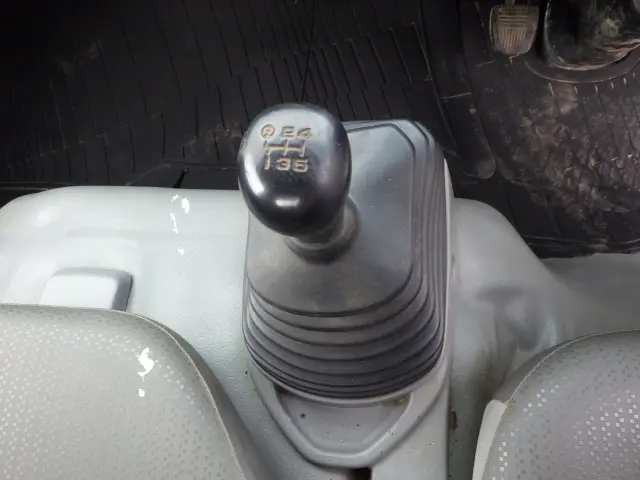 日野 デュトロ SKG-XZU620T(2WD)の写真13